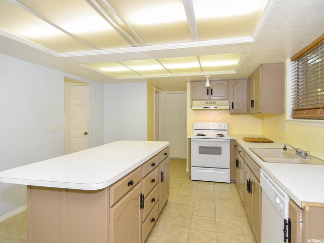 2569 N 2900 E, Layton, UT 84040 — photo 9