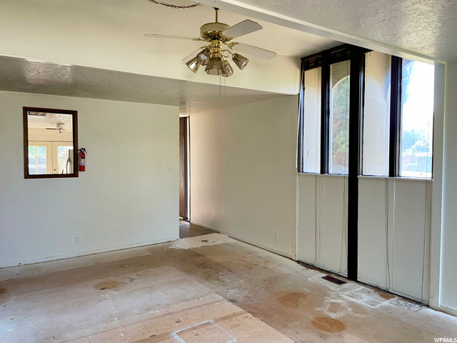 Living Room return view toward Front door