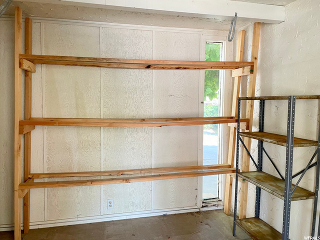 Flex area off Dining Room