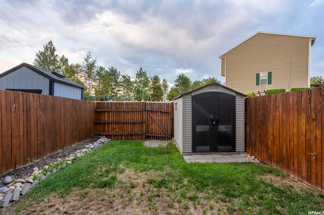 536 S 425 E, Clearfield, UT 84015 — photo 4