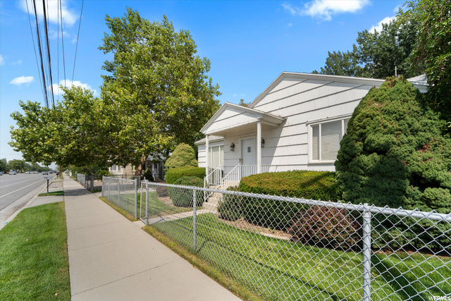 8365 S 700 E, Sandy, UT 84070 — photo 3