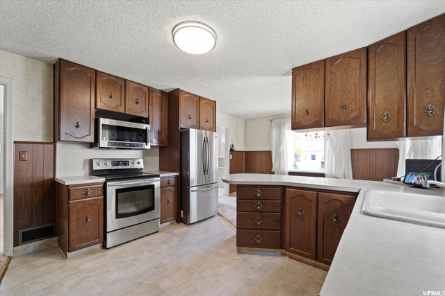 8365 S 700 E, Sandy, UT 84070 — photo 12