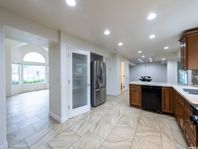 902 E Johnson Way Dr, Sandy, UT 84094 — photo 11