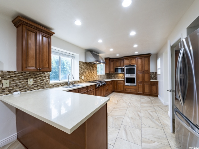 902 E Johnson Way Dr, Sandy, UT 84094 — photo 9
