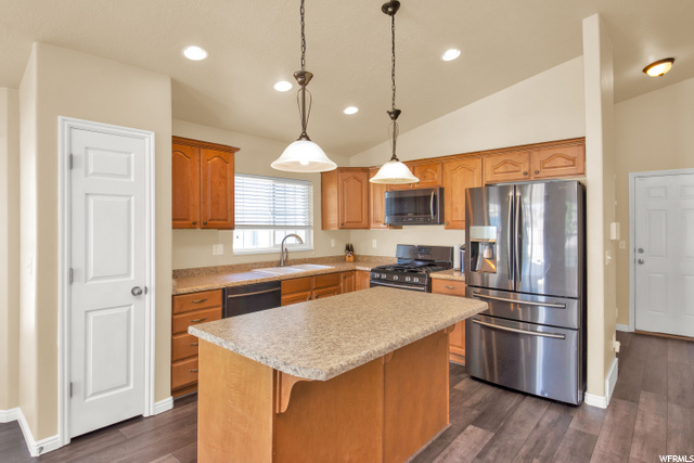 905 E Sam Cir S, Clearfield, UT 84015 — photo 5