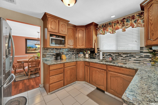8782 S 1700 E, Sandy, UT 84093 — photo 11