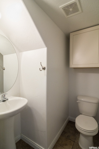 Main Level 1/2 Bath