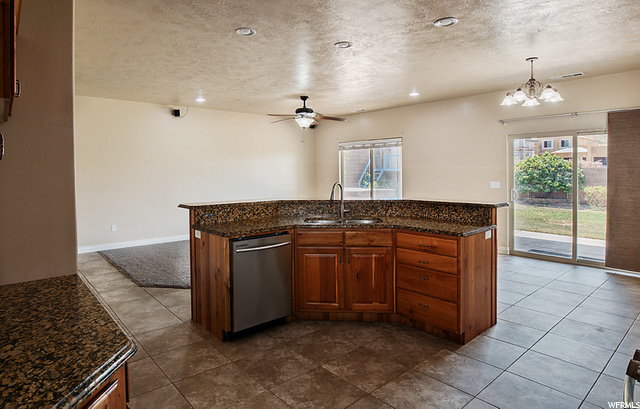 1500 E Mesa View Ln, Washington, UT 84780 — photo 8