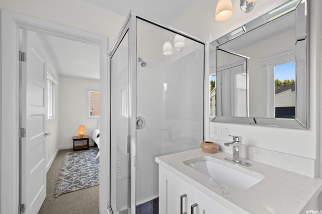 Bedroom 4 En Suite Bathroom