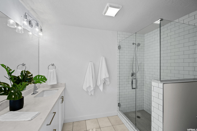 Primary En Suite Shower
