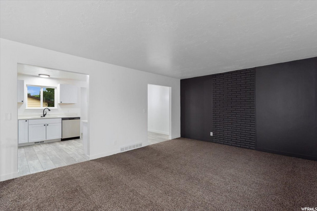 421 W 2225 S, Clearfield, UT 84015 — photo 6