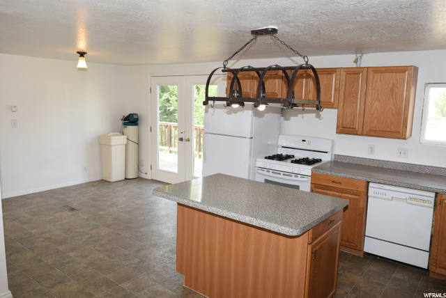 555 E Main St, Wellington, UT 84542 — photo 11