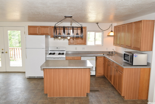 555 E Main St, Wellington, UT 84542 — photo 10