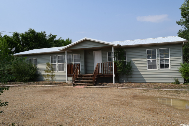 555 E Main St, Wellington, UT 84542 — photo 2
