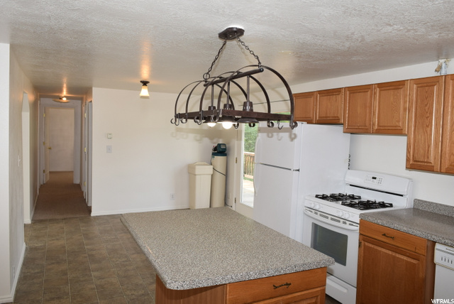 555 E Main St, Wellington, UT 84542 — photo 12