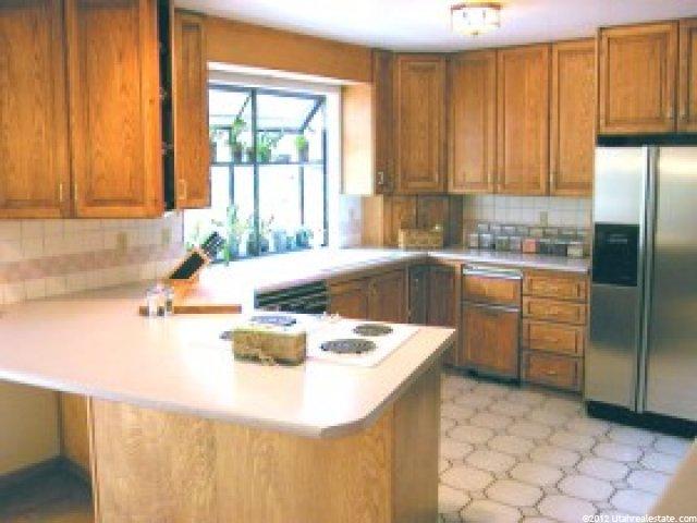 2750 Willow Bend Dr, Sandy, UT 84093 — photo 6