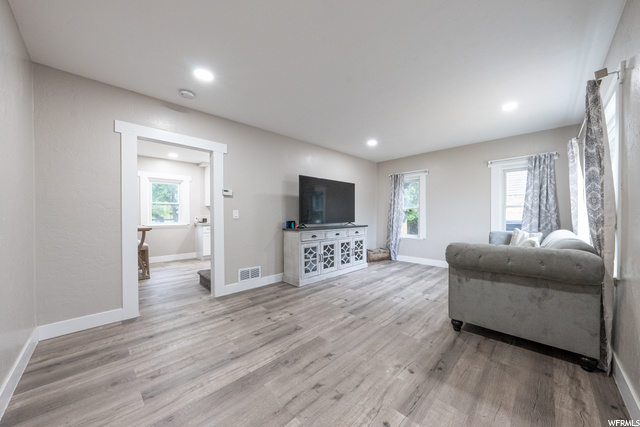 252 E 1000 N, Logan, UT 84321 — photo 3