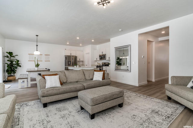 937 E Mecham Ave, Layton, UT 84041 — photo 6