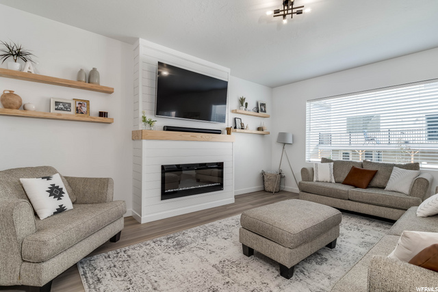 937 E Mecham Ave, Layton, UT 84041 — photo 4