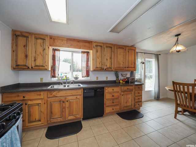 215 S 300 E, Salem, UT 84653 — photo 9