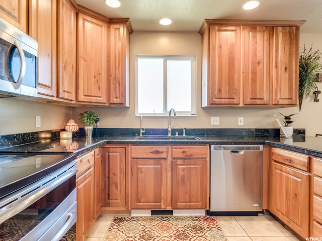 1889 Sunset Dr, Layton, UT 84040 — photo 7