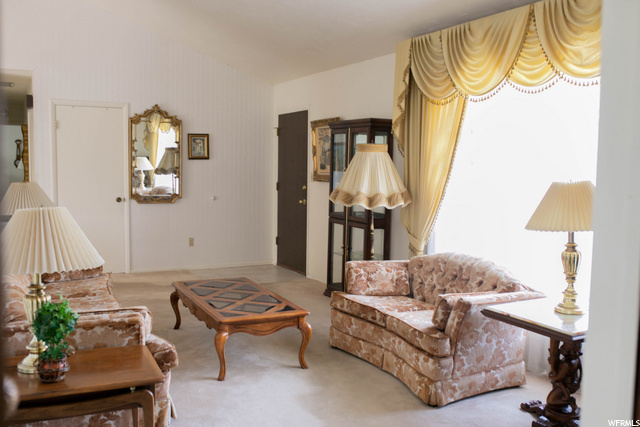 Entry/Living