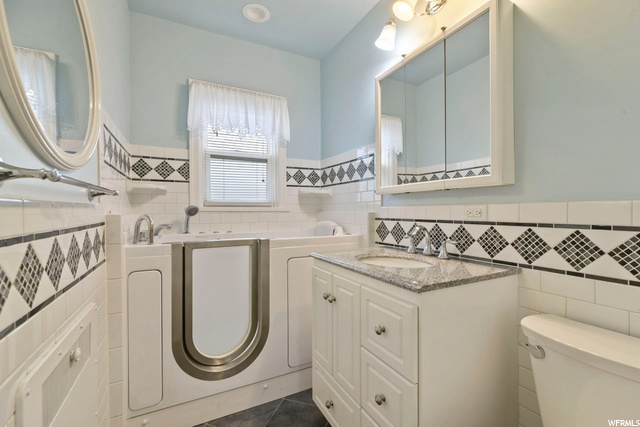 241 N 300 W, Logan, UT 84321 — photo 4