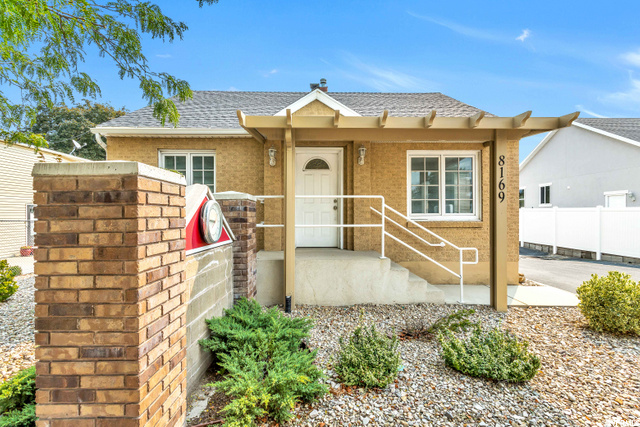 8169 S 700 E, Sandy, UT 84070 — photo 2