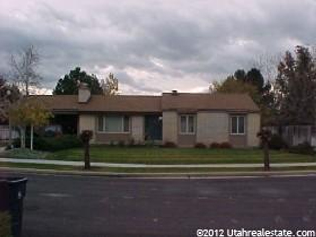 9532 Albion Cir, Sandy, UT 84092
