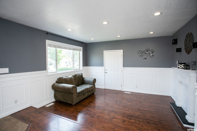 877 S Riverwood Dr, Logan, UT 84321 — photo 5