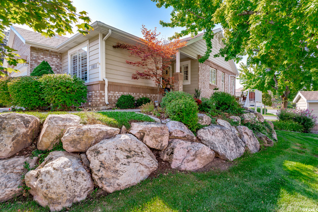 1011 E Daybreak Dr, South Ogden, UT 84403 — photo 2