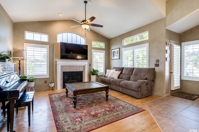 1011 E Daybreak Dr, South Ogden, UT 84403 — photo 3