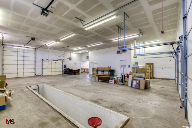 Garage/Shop