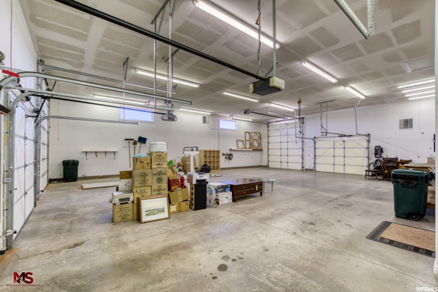 Garage/ Shop
