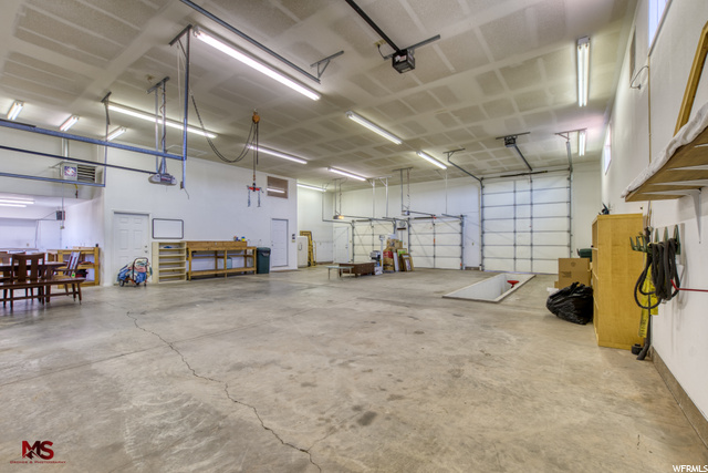 Garage/Shop