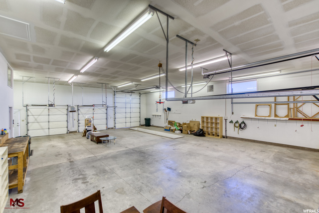 Garage /Shop
