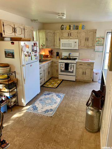 990 S 660 W, Tremonton, UT 84337 — photo 11
