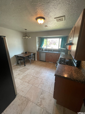 250 S Lake View Dr E, Clearfield, UT 84015 — photo 6