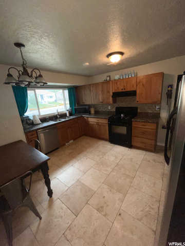 250 S Lake View Dr E, Clearfield, UT 84015 — photo 4
