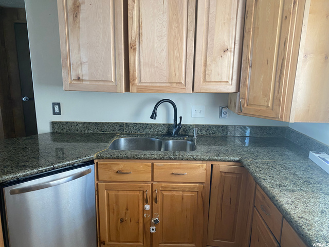 330 E 600 S, Roosevelt, UT 84066 — photo 8