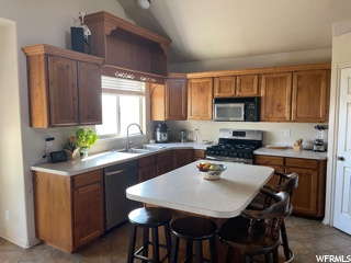 662 E 2050 S, Clearfield, UT 84015 — photo 2