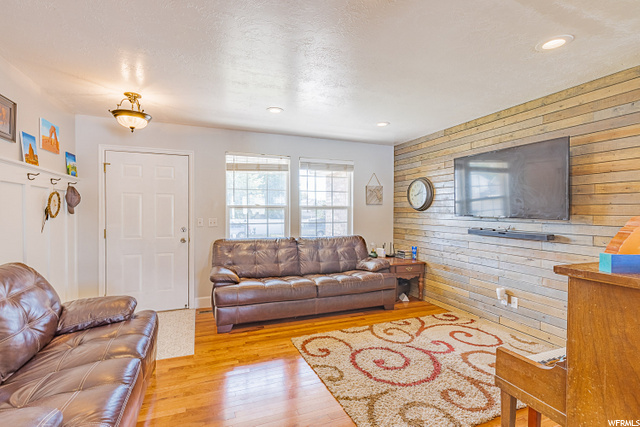 536 W 1025 N, Clinton, UT 84015 — photo 5