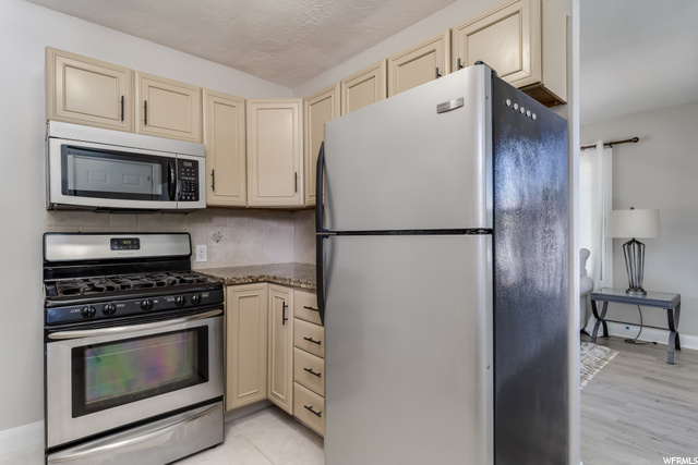 426 S Kiesel Ave E, Ogden, UT 84404 — photo 9