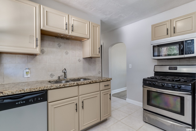 426 S Kiesel Ave E, Ogden, UT 84404 — photo 8