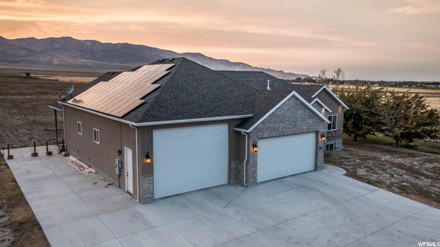 Front 4 Garages