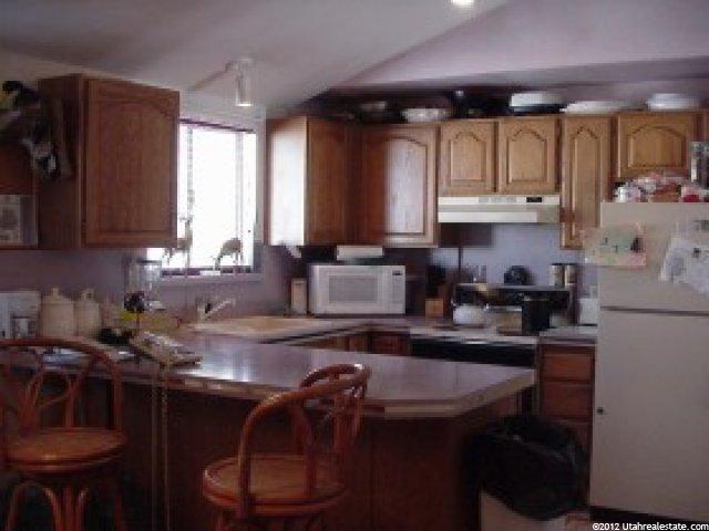 937 Violet Dr, Sandy, UT 84094 — photo 2