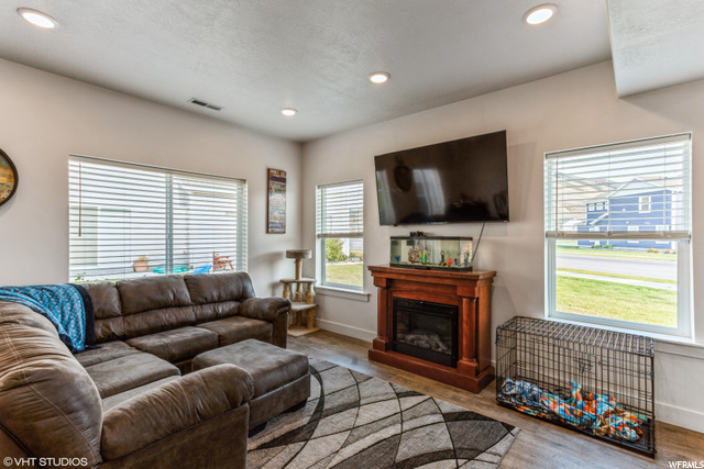 1423 E 380 S, Hyrum, UT 84319 — photo 5