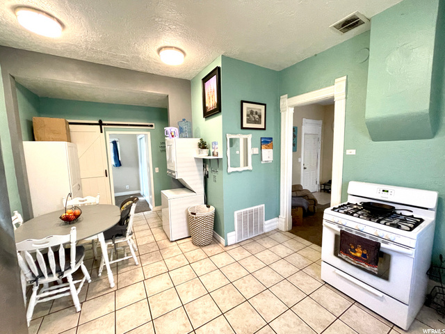 563 E Douglas S, Ogden, UT 84404 — photo 5