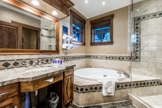 Master Bath Unit 494