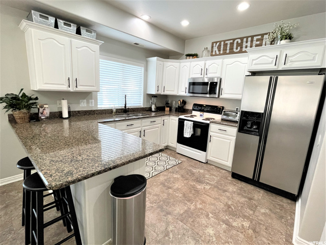4623 S Promenade, Roy, UT 84067 — photo 2